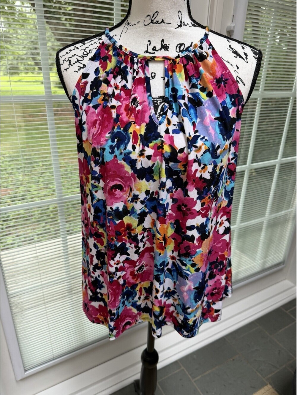 London Times Floral  Cut Out Cami. Size S.EUC